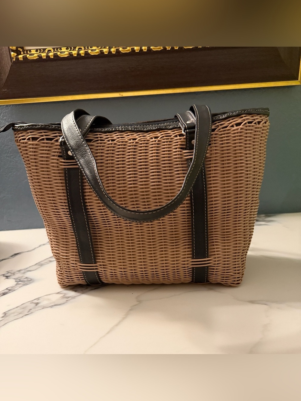 VTG Synthetic Tan Woven Tote Bag Black Trim Handles Fabric Lining Pockets Beach